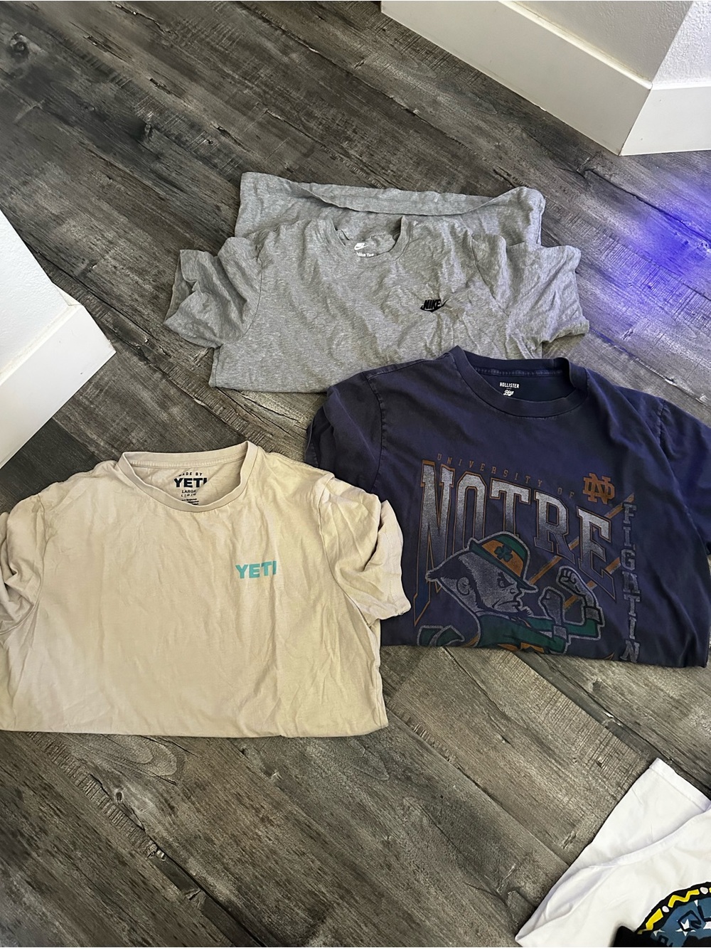 YETI Kids Beige Logo T-Shirt